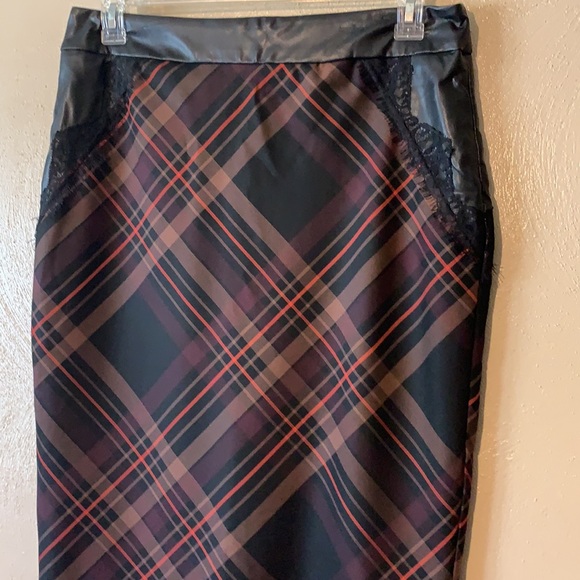NY&CO size 12 brown red plaid pencil skirt faux leather and lace trim, - Picture 2 of 5